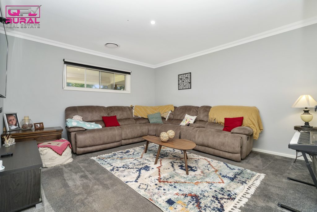 9 Joffre Street, Temora NSW 2666 - photo 12