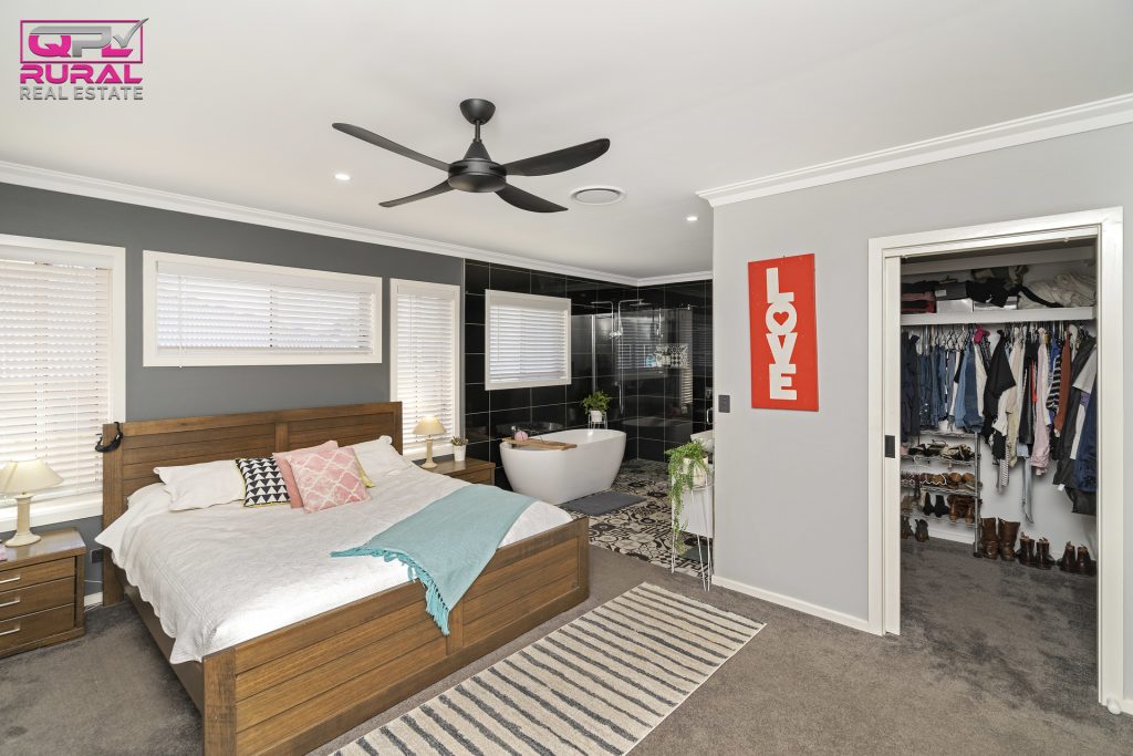 9 Joffre Street, Temora NSW 2666 - photo 14