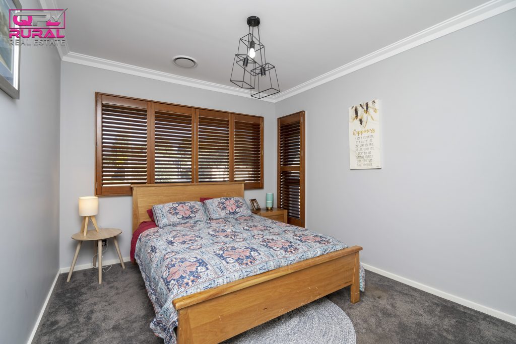 9 Joffre Street, Temora NSW 2666 - photo 16