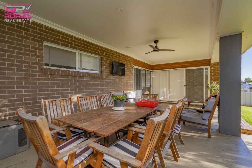 9 Joffre Street, Temora NSW 2666 - photo 24
