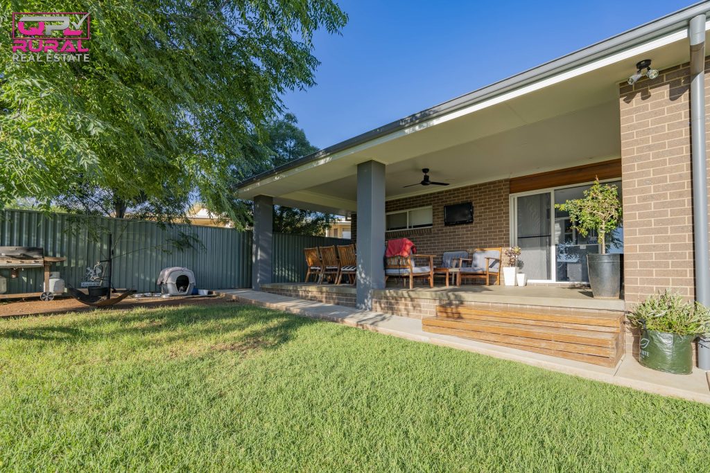 9 Joffre Street, Temora NSW 2666 - photo 27
