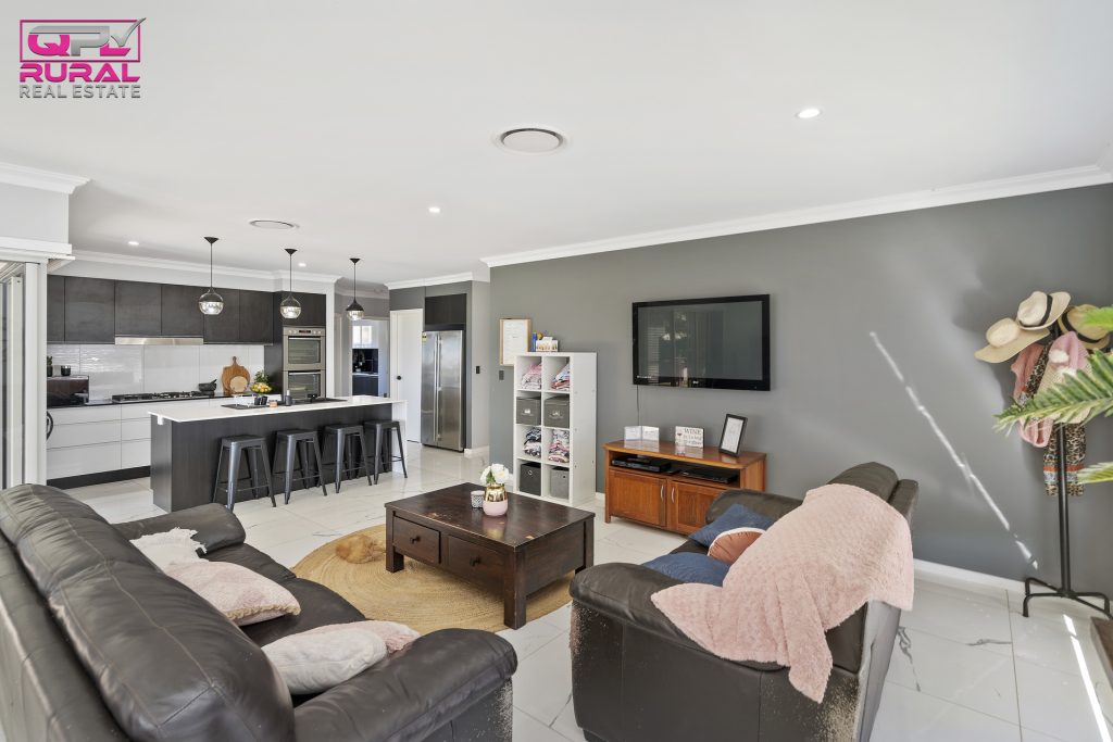 9 Joffre Street, Temora NSW 2666 - photo 5