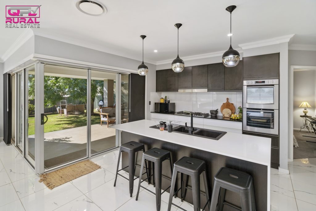 9 Joffre Street, Temora NSW 2666 - photo 6