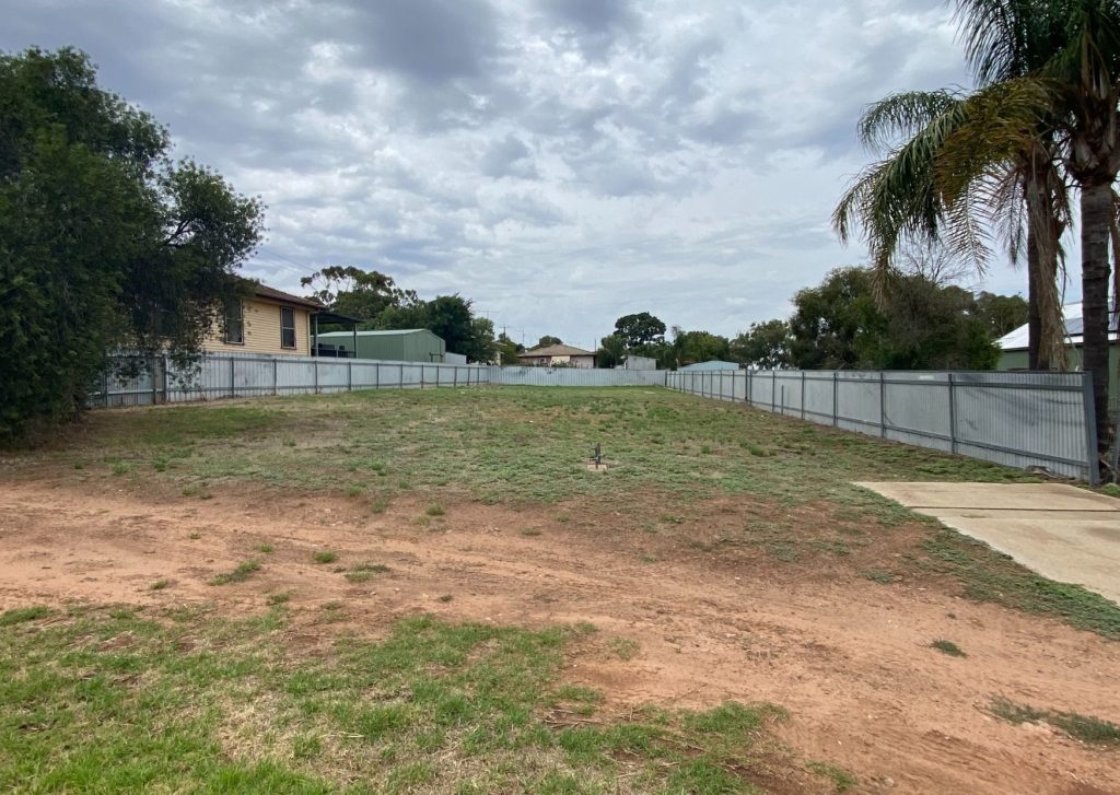 17 Adams Street, Narrandera NSW 2700 - photo 2