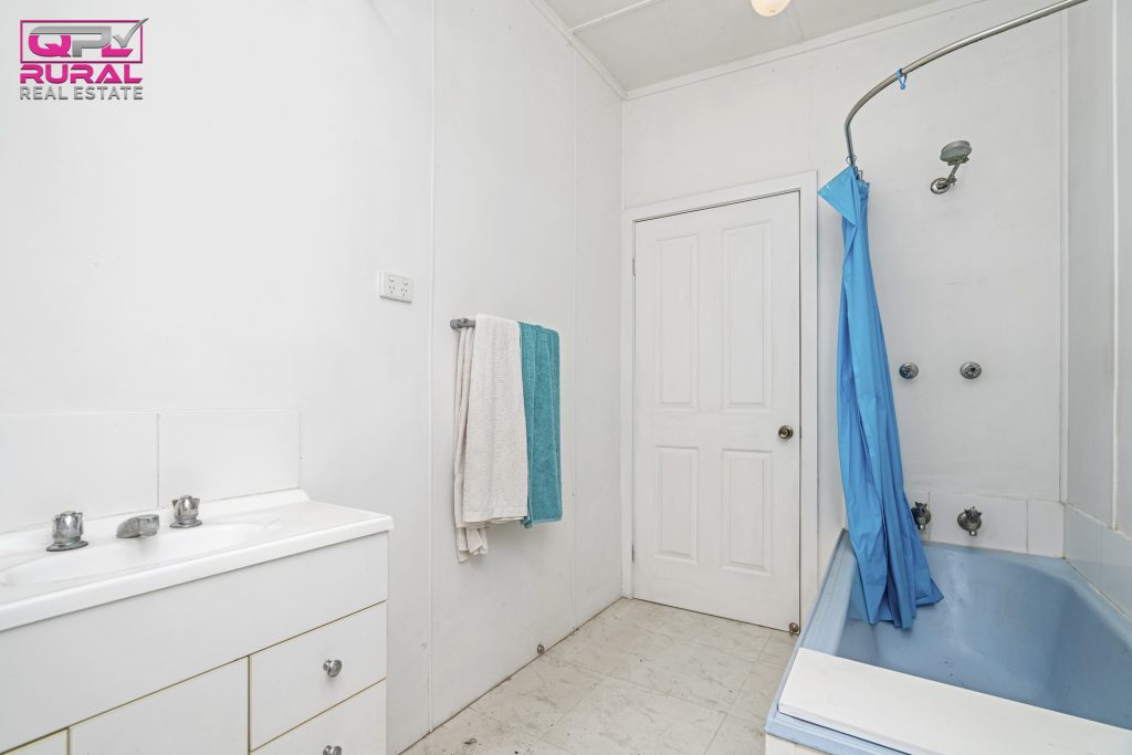 33 Arthur Street, Narrandera NSW 2700 - photo 11