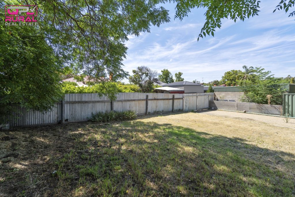 33 Arthur Street, Narrandera NSW 2700 - photo 15