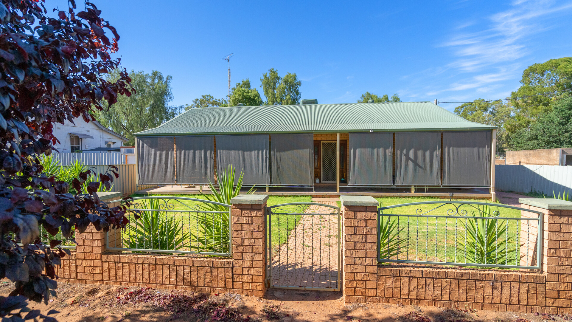 142 Larmer Street, Narrandera NSW 2700 - photo 2