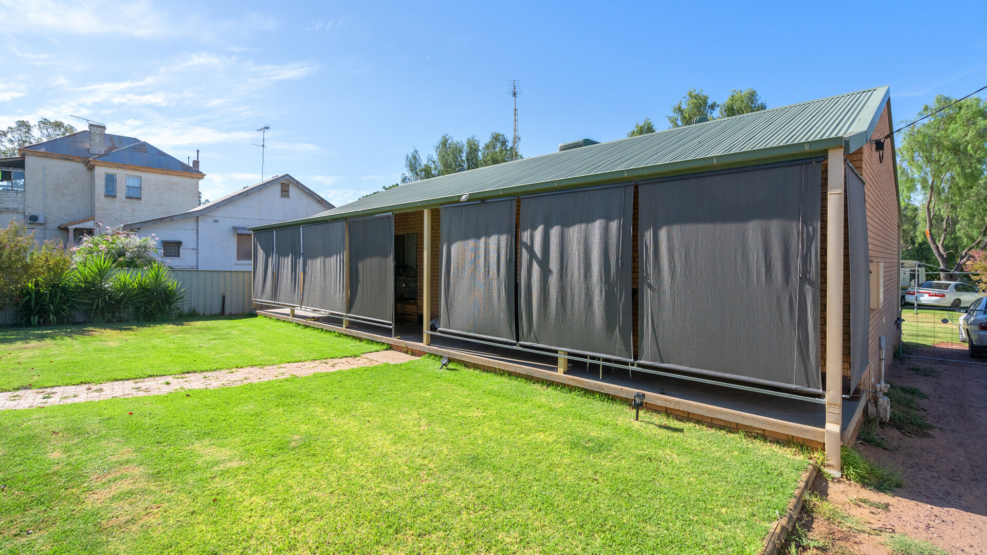 142 Larmer Street, Narrandera NSW 2700 - photo 3