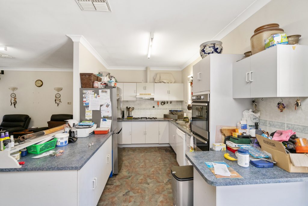 142 Larmer Street, Narrandera NSW 2700 - photo 4