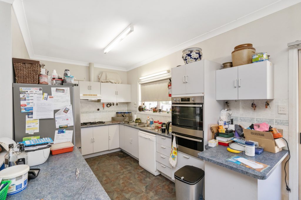 142 Larmer Street, Narrandera NSW 2700 - photo 5