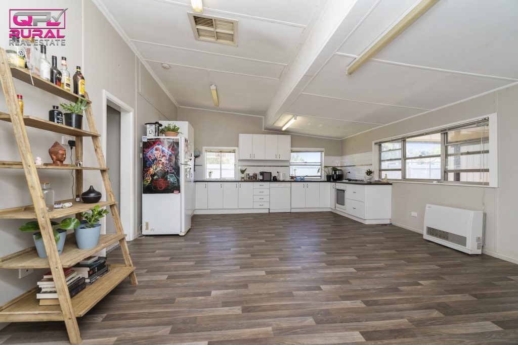 19 Chantilly Street, Narrandera NSW 2700 - photo 3