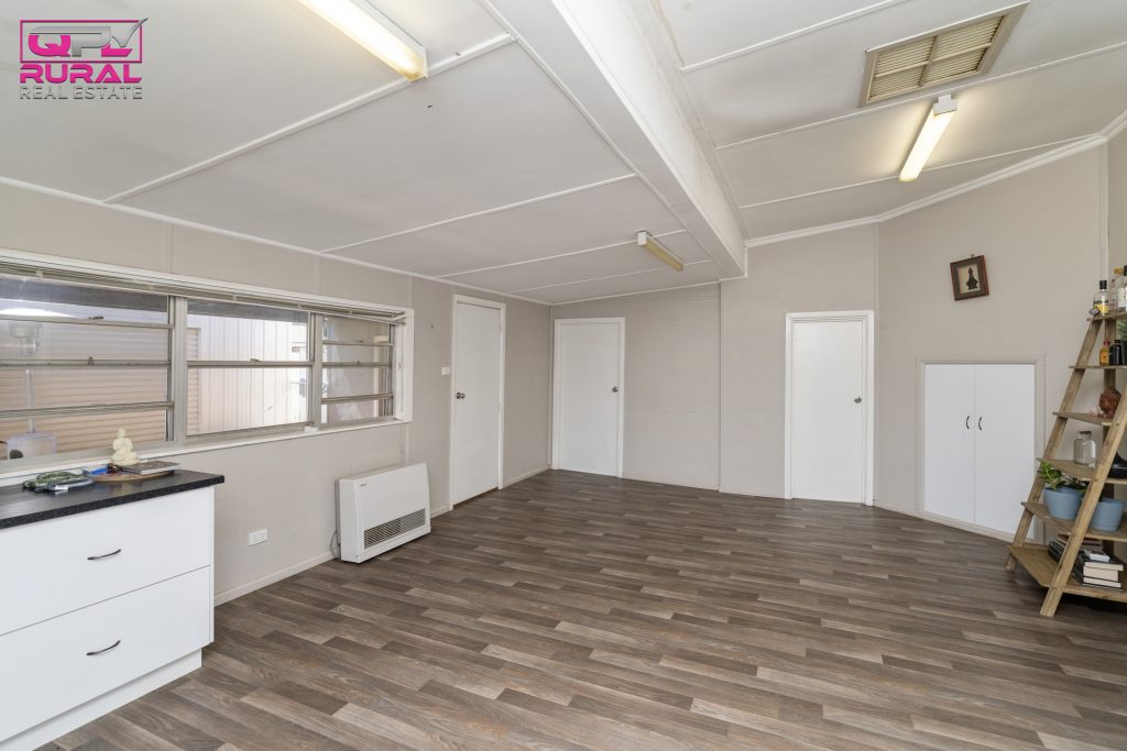 19 Chantilly Street, Narrandera NSW 2700 - photo 6