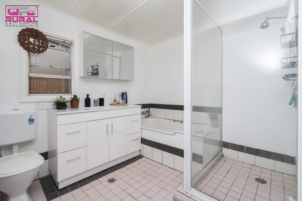19 Chantilly Street, Narrandera NSW 2700 - photo 9
