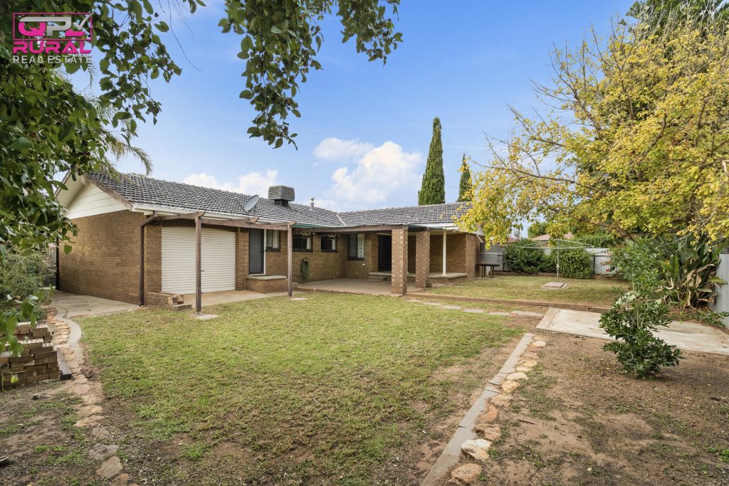 10 Japonica Place, Narrandera NSW 2700 - photo 2