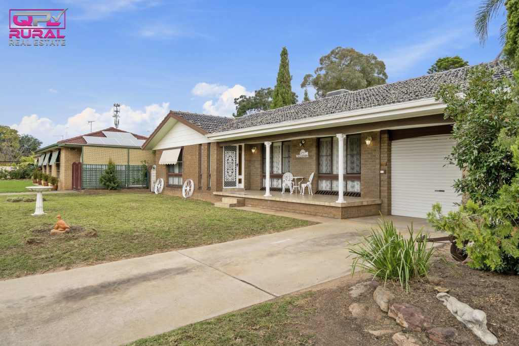 10 Japonica Place, Narrandera NSW 2700 - McGrath Riverina