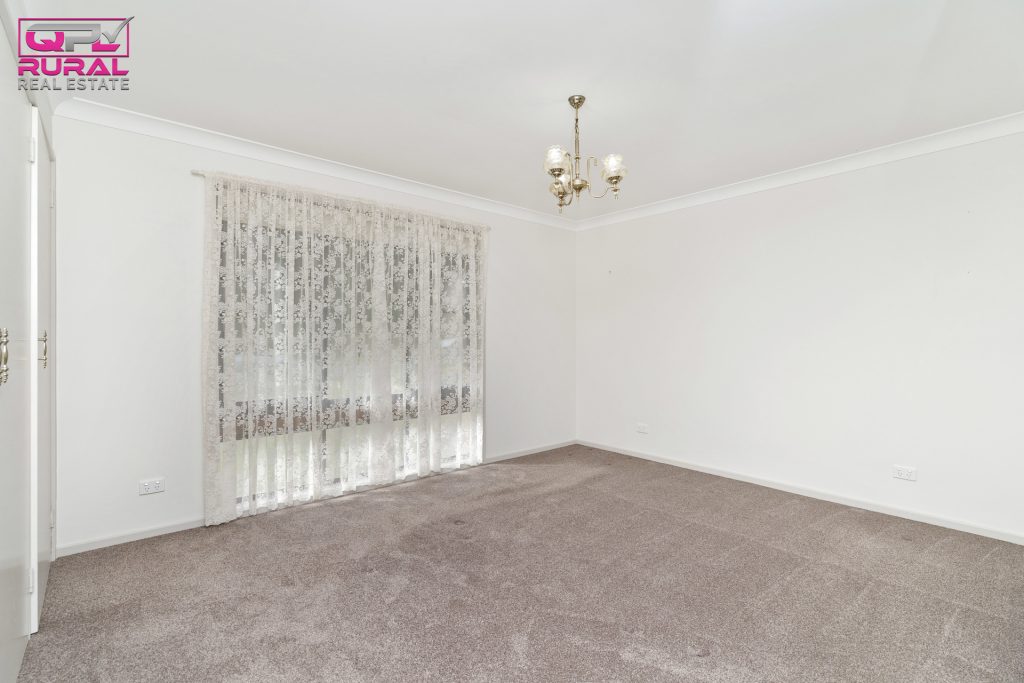 10 Japonica Place, Narrandera NSW 2700 - photo 8