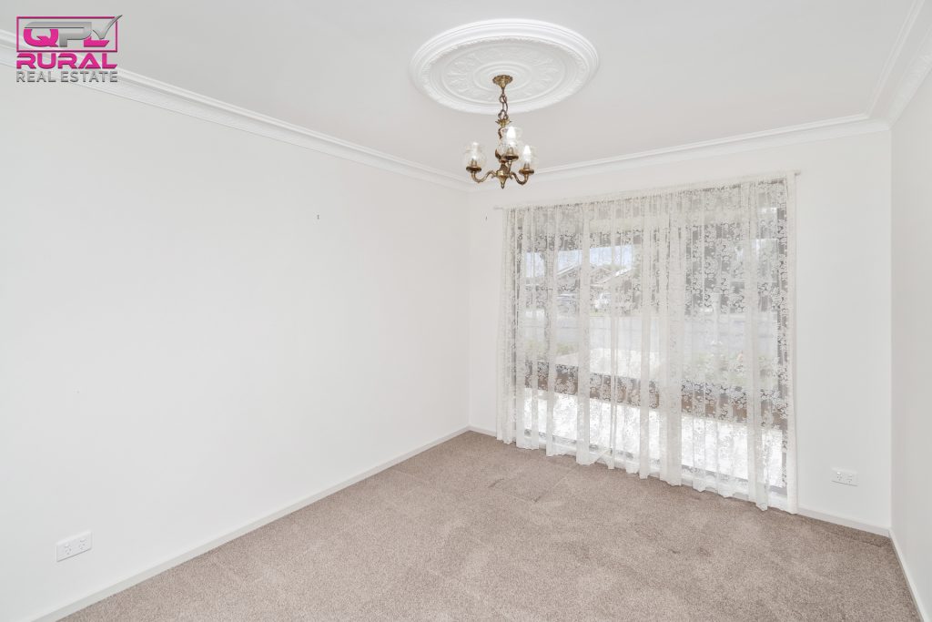 10 Japonica Place, Narrandera NSW 2700 - photo 9