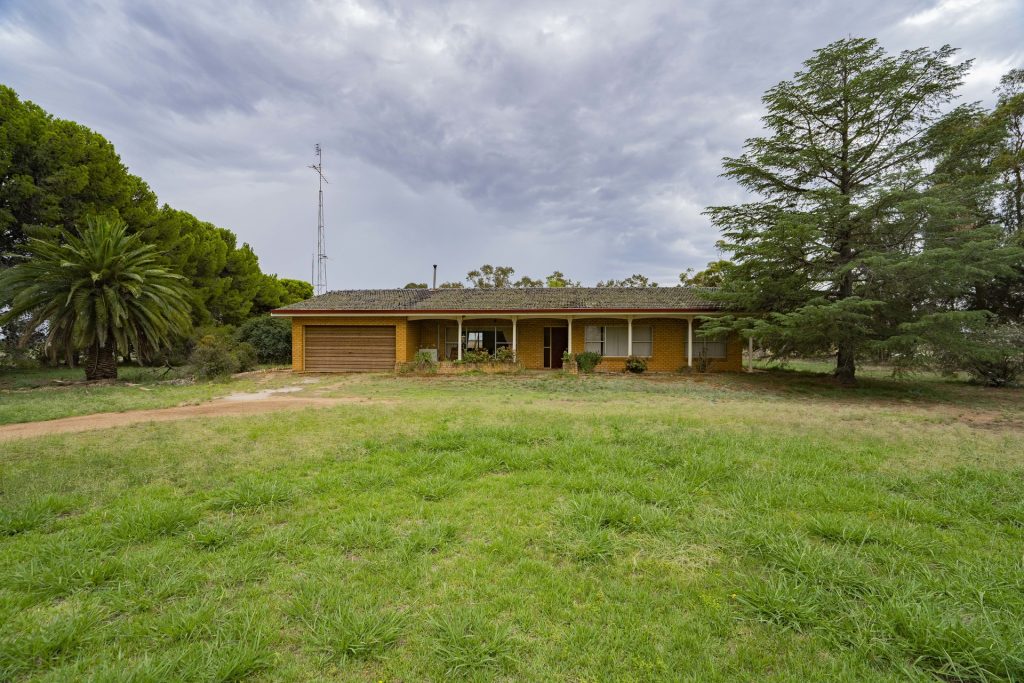 489 McLarty Road, Coleambally NSW 2707 - photo 13