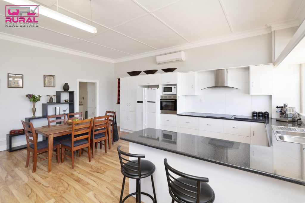 158 Green Street, Lockhart NSW 2656 - photo 12