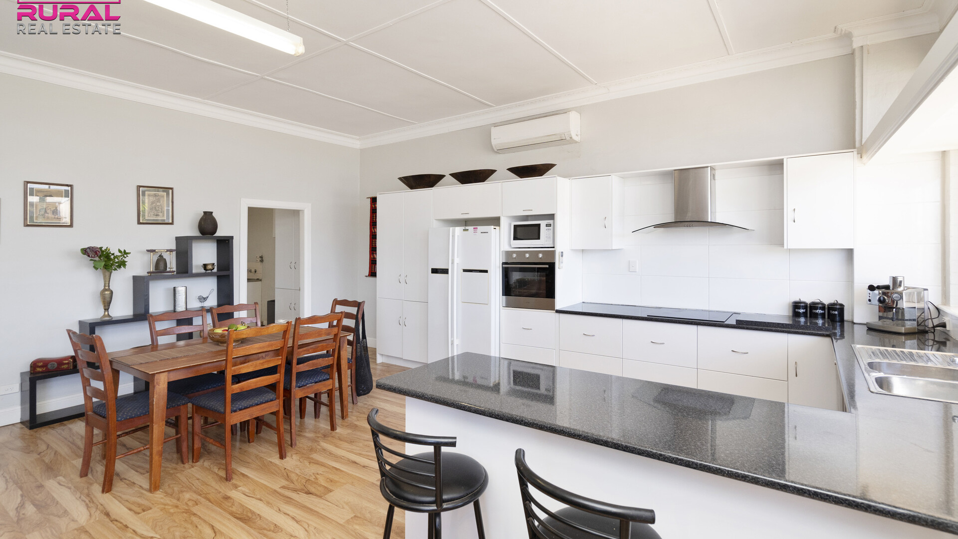 158 Green Street, Lockhart NSW 2656 - photo 12