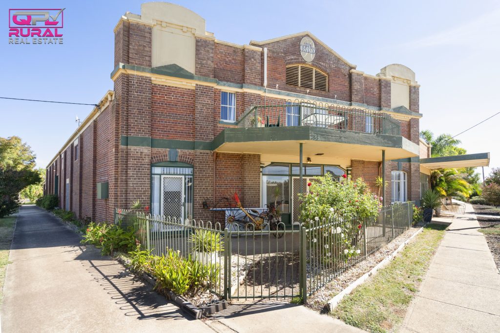 158 Green Street, Lockhart NSW 2656 - photo 4