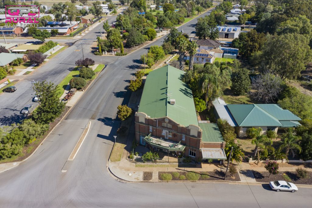 158 Green Street, Lockhart NSW 2656 - photo 5