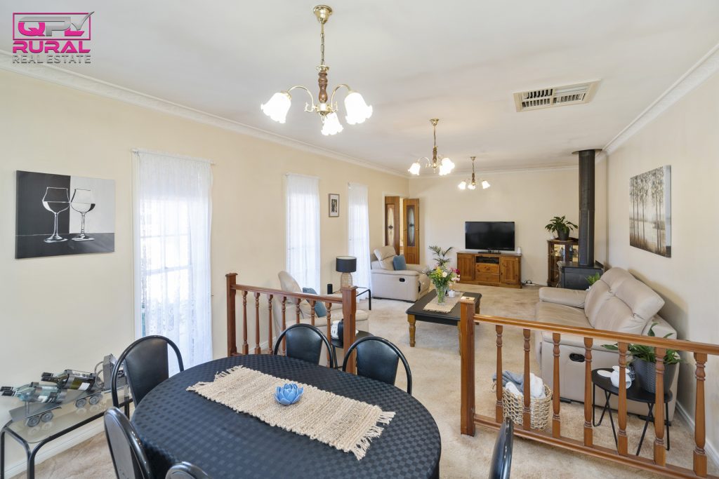 8 Argyle Street, Leeton NSW 2705 - photo 11