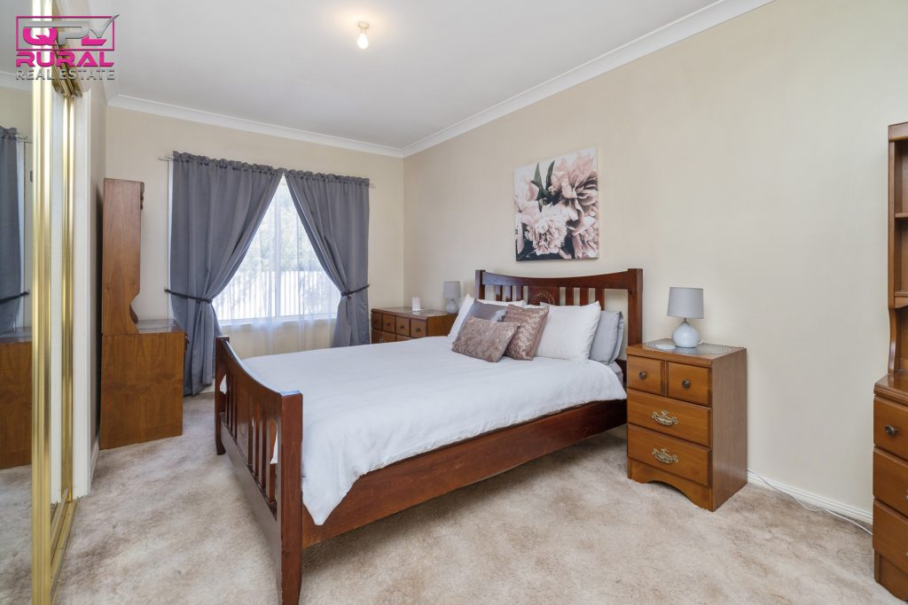8 Argyle Street, Leeton NSW 2705 - photo 12