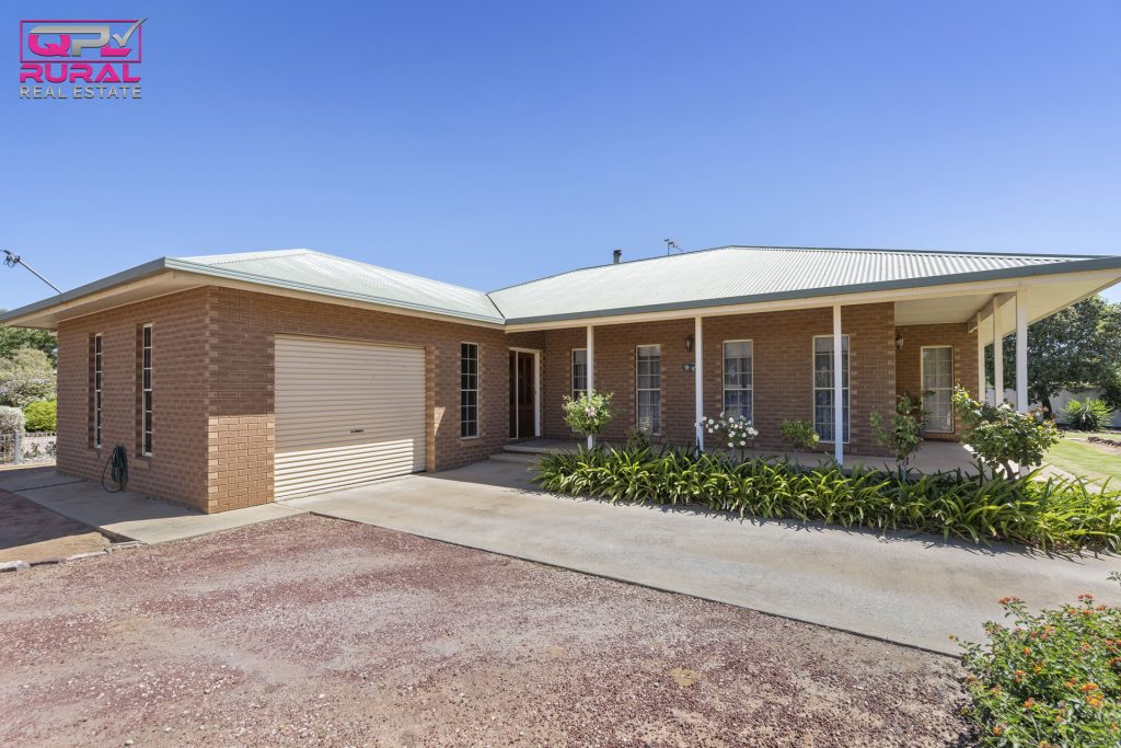 8 Argyle Street, Leeton NSW 2705 - photo 3