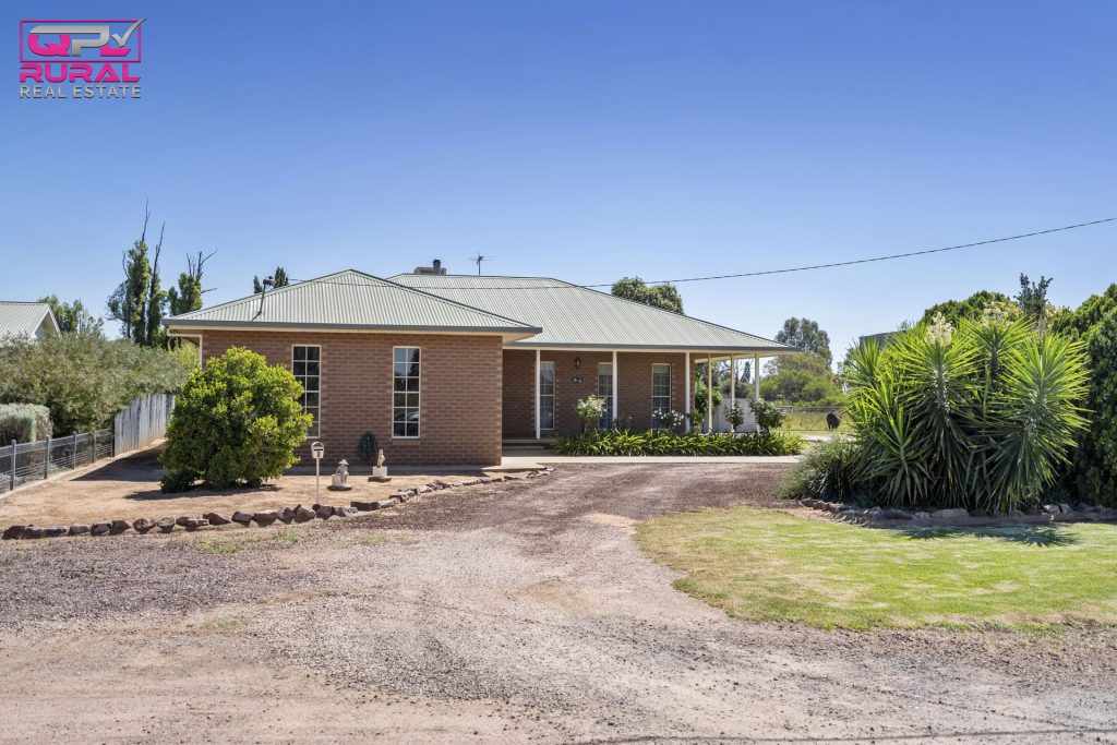 8 Argyle Street, Leeton NSW 2705 - photo 4