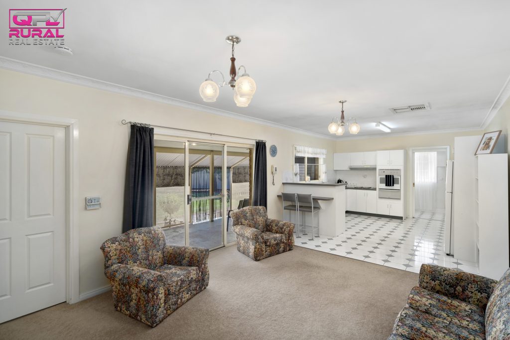 8 Argyle Street, Leeton NSW 2705 - photo 6