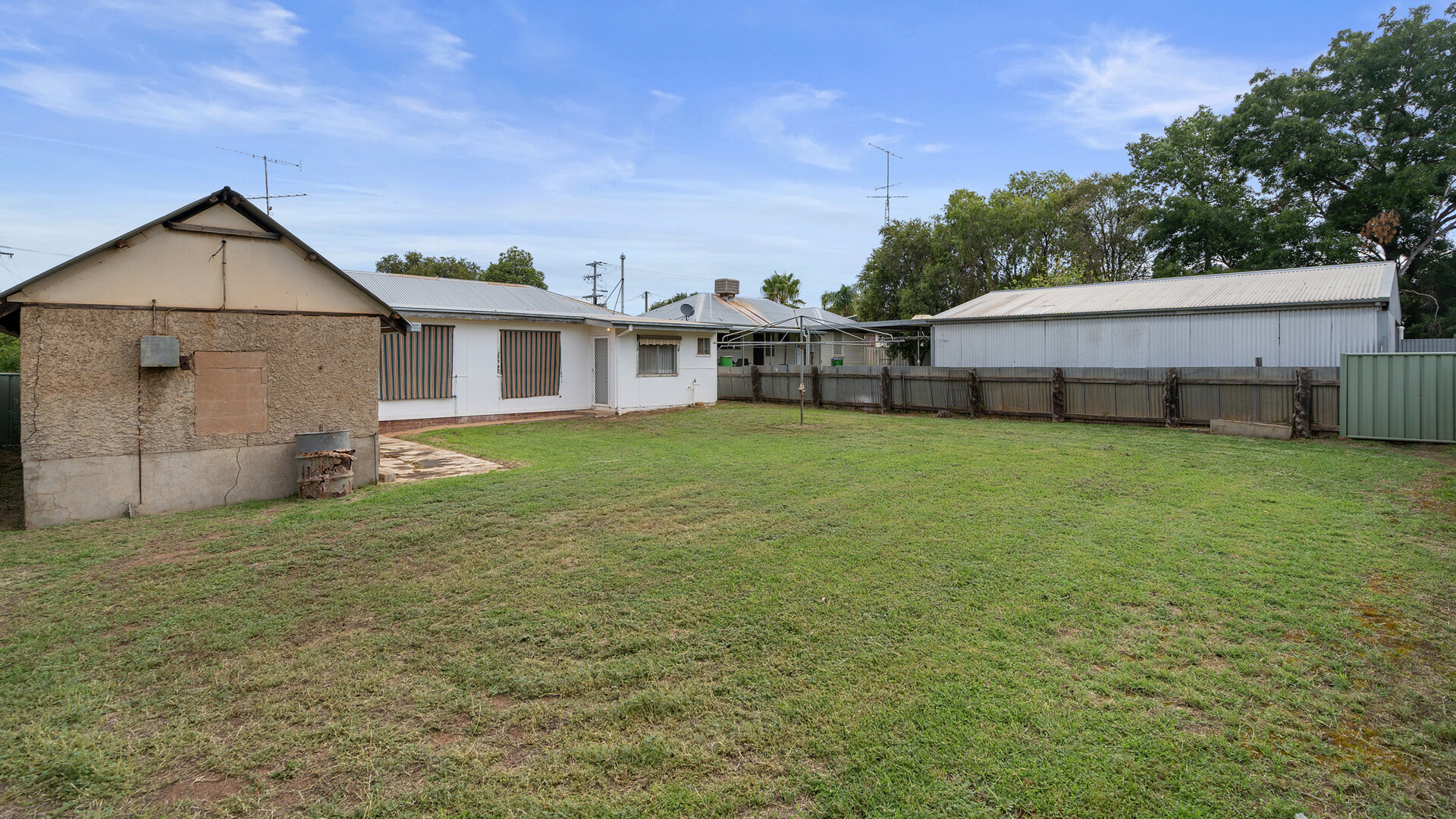 21 Dalgetty Street, Narrandera NSW 2700 - photo 12