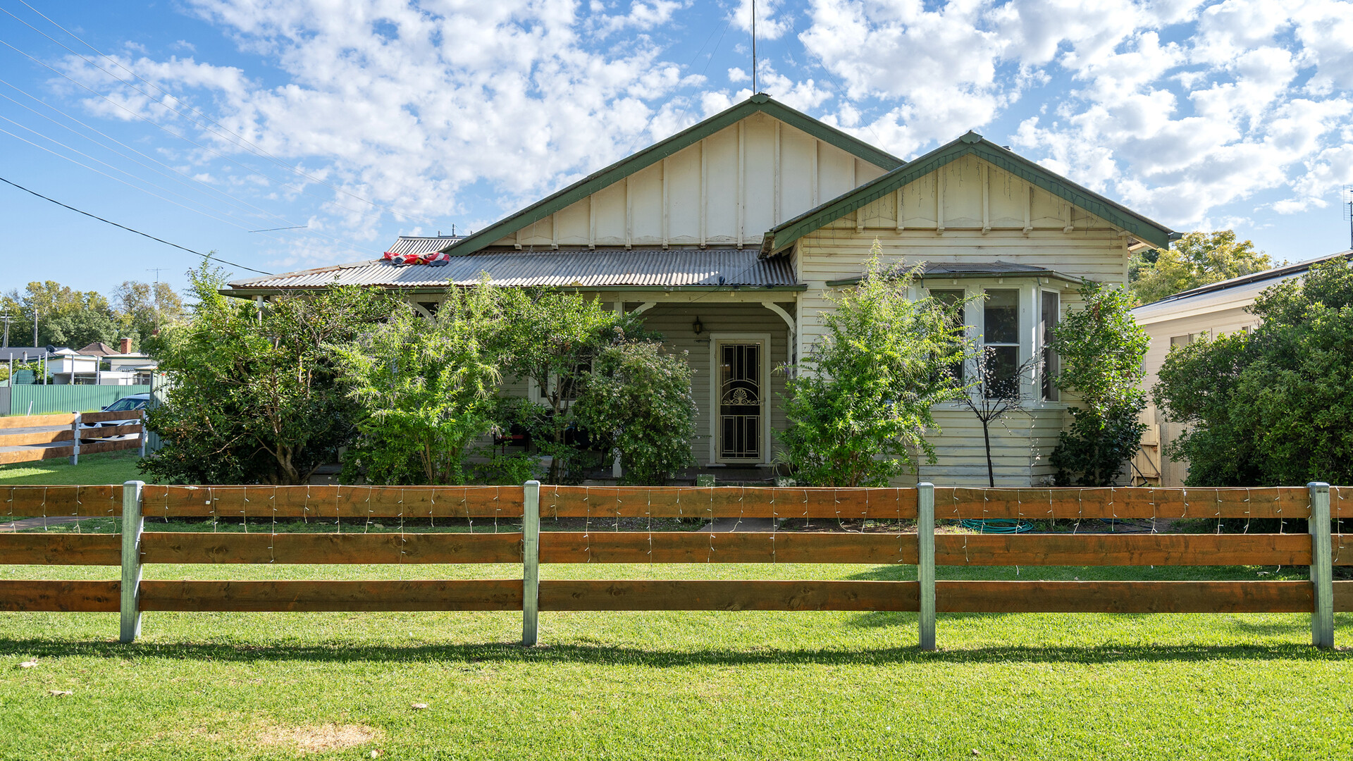 19 Victoria Avenue, Narrandera NSW 2700 - photo 2