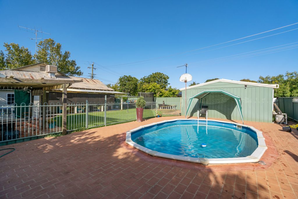 19 Victoria Avenue, Narrandera NSW 2700 - photo 12