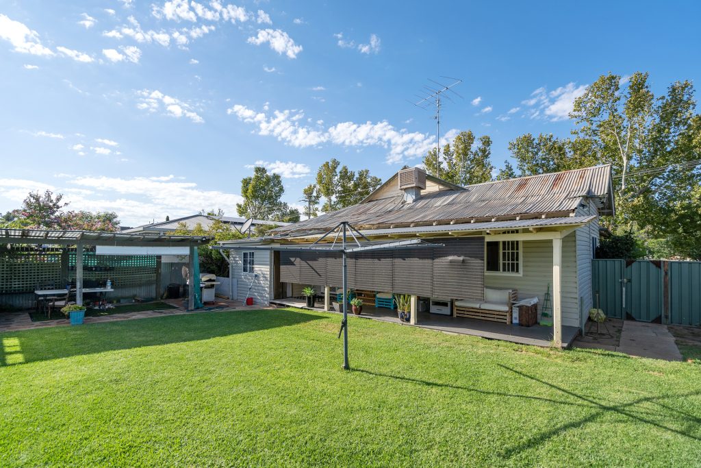 19 Victoria Avenue, Narrandera NSW 2700 - photo 13