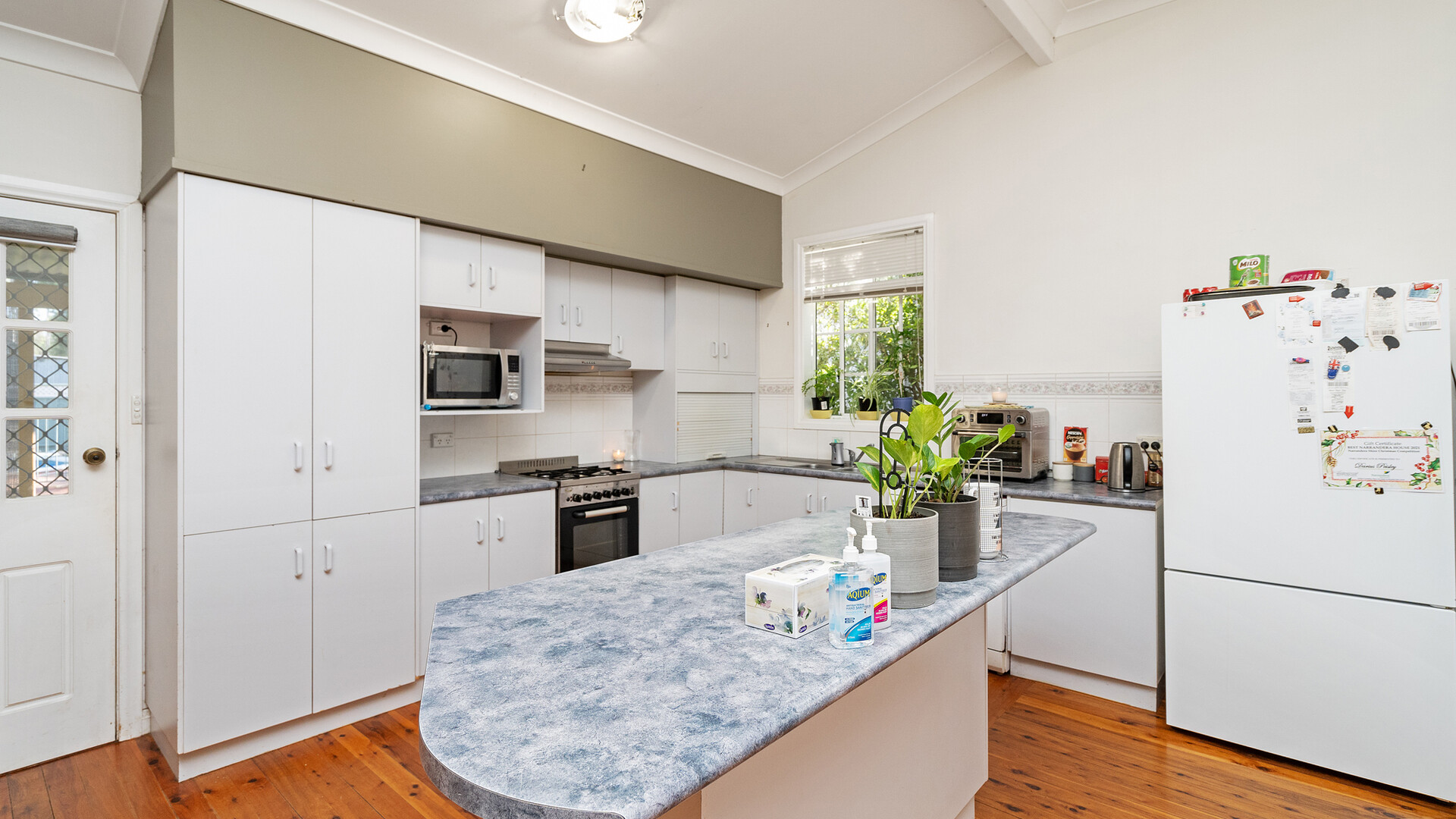 19 Victoria Avenue, Narrandera NSW 2700 - photo 3