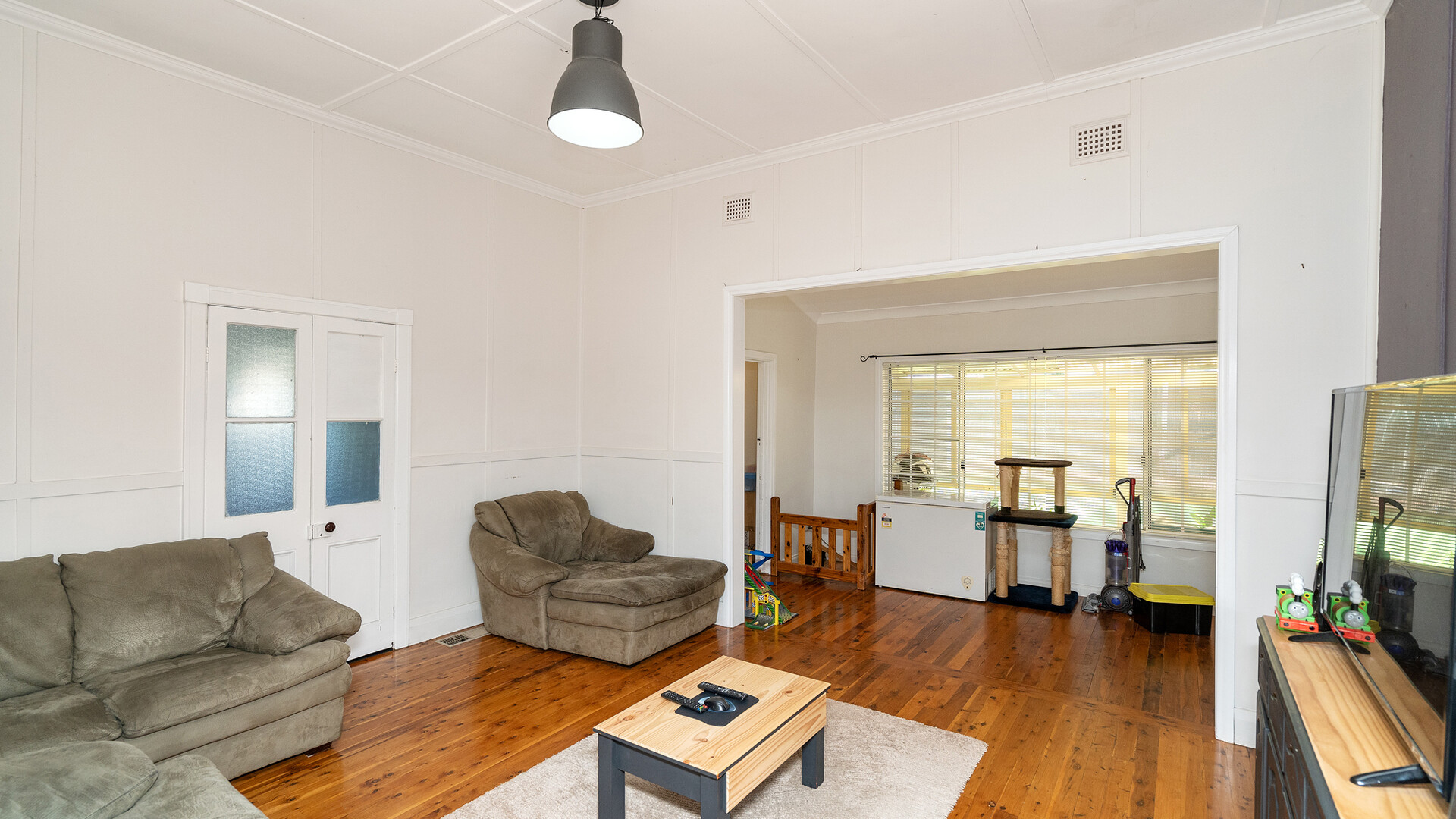19 Victoria Avenue, Narrandera NSW 2700 - photo 5