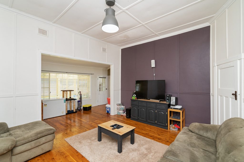 19 Victoria Avenue, Narrandera NSW 2700 - photo 6