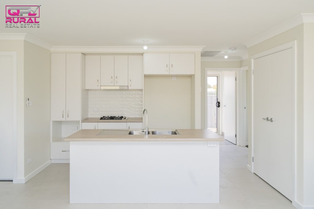 1 Lettie Street, Narrandera NSW 2700 - photo 2