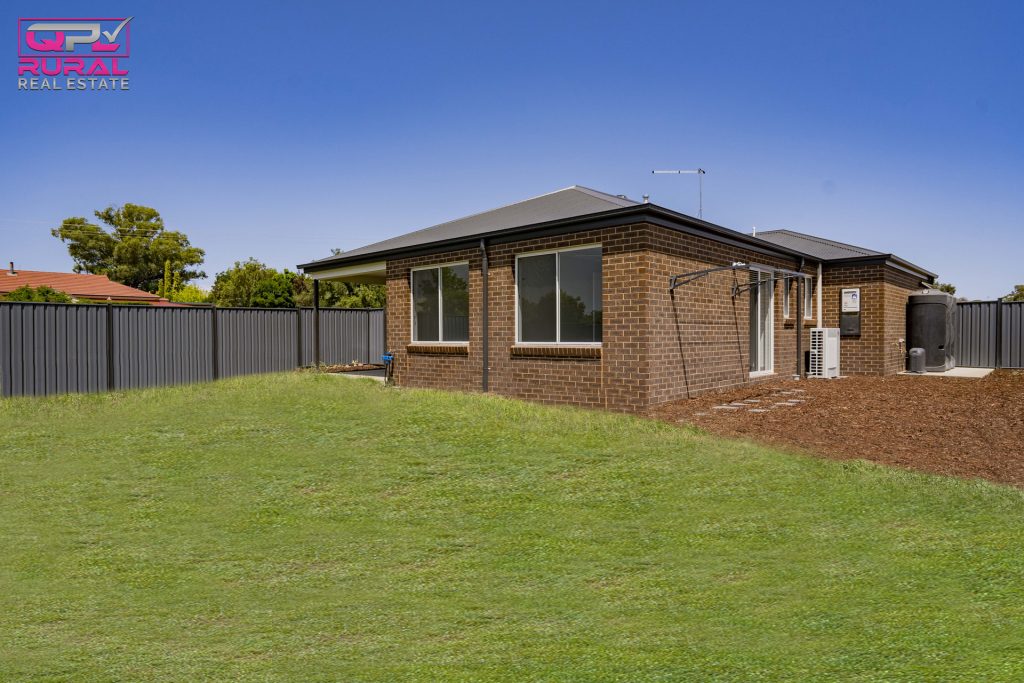 1 Lettie Street, Narrandera NSW 2700 - photo 11
