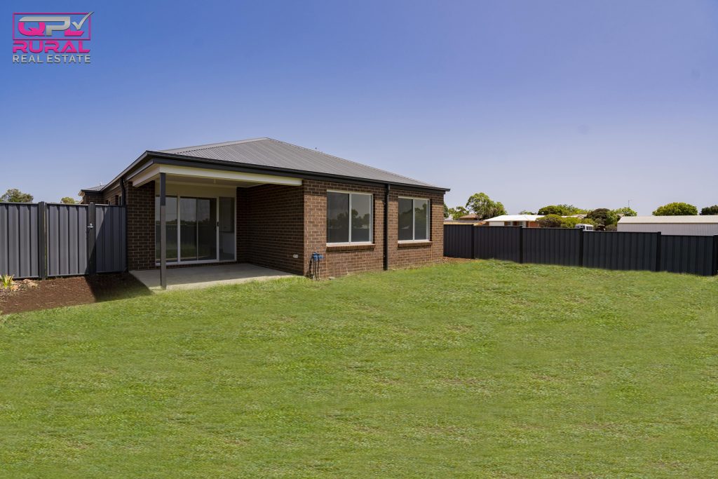 1 Lettie Street, Narrandera NSW 2700 - photo 12