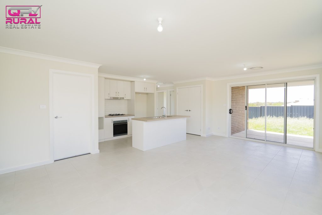 1 Lettie Street, Narrandera NSW 2700 - photo 3