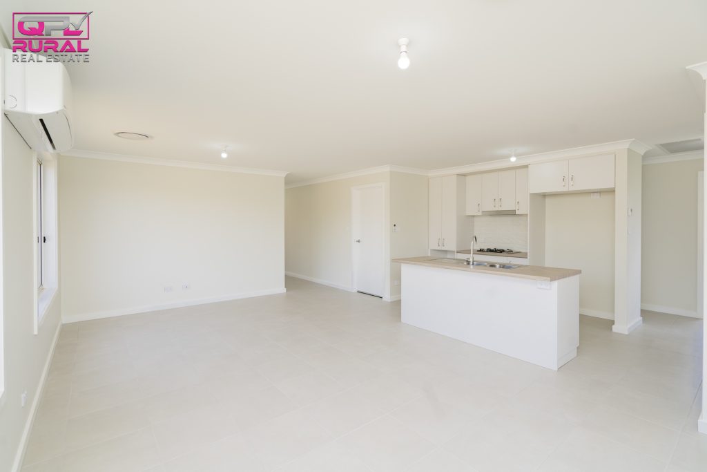 1 Lettie Street, Narrandera NSW 2700 - photo 4
