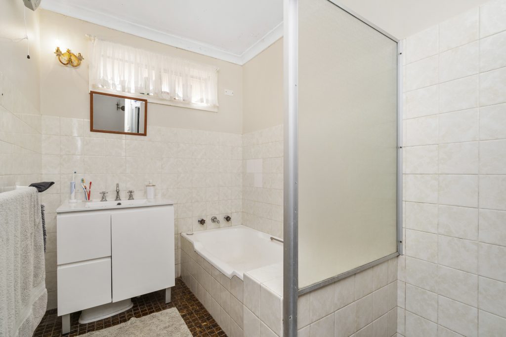 2 Shady Street, Narrandera NSW 2700 - photo 12