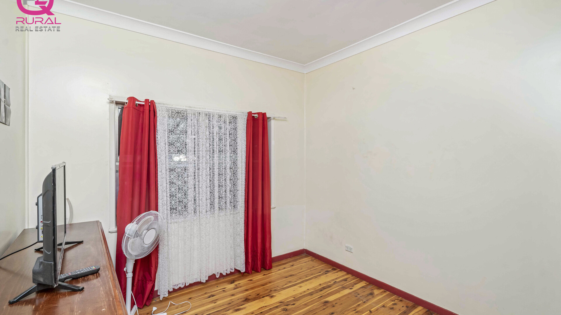 144 Kitchener Road, Temora NSW 2666 - photo 12