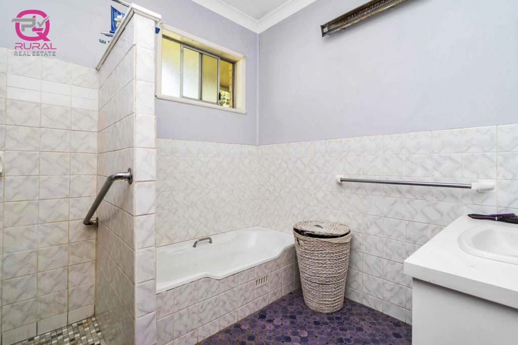 144 Kitchener Road, Temora NSW 2666 - photo 13