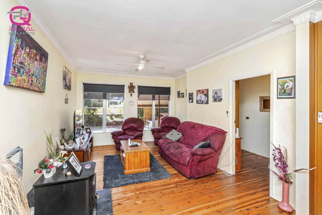 144 Kitchener Road, Temora NSW 2666 - photo 3
