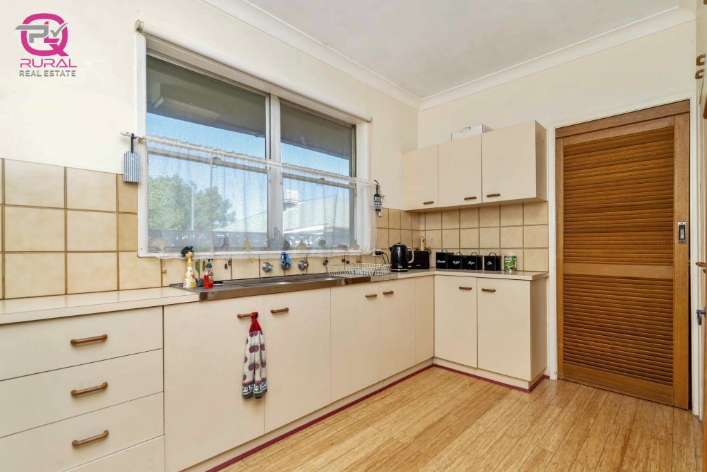 144 Kitchener Road, Temora NSW 2666 - photo 7