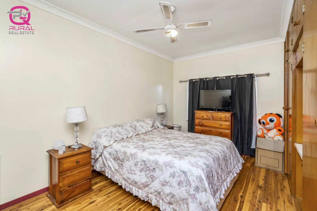 144 Kitchener Road, Temora NSW 2666 - photo 9