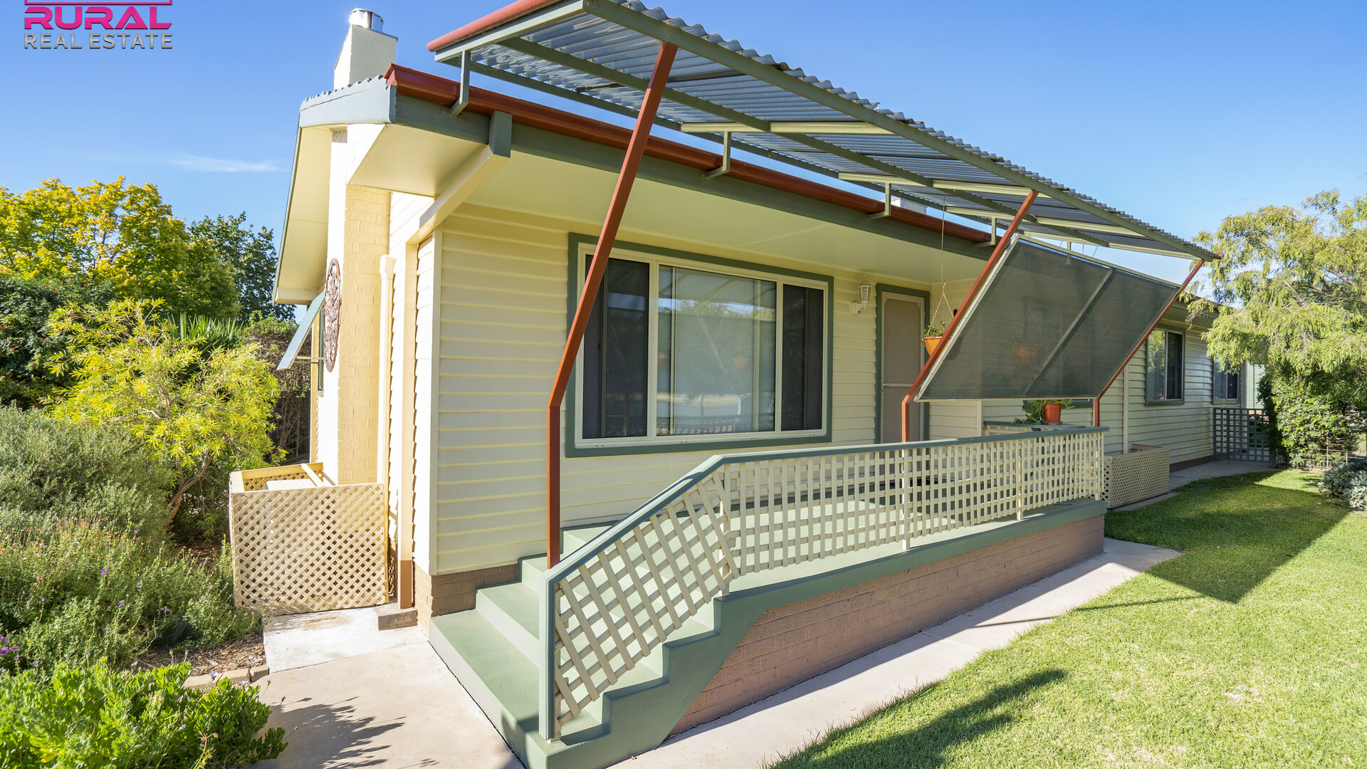 122 Camp Street, Temora NSW 2666 - photo 2